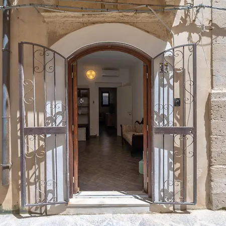 Apartment Alagona, Three Minutes Walk From The Sea Syrakus