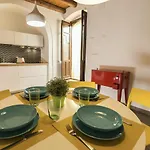 Alagona, Three Minutes Walk From The Sea Apartament