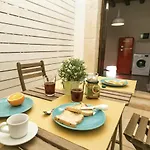 Alagona, Three Minutes Walk From The Sea Apartament